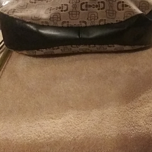 Authentic Large GUCCI. HOBO PURSE - Picture 5 of 8